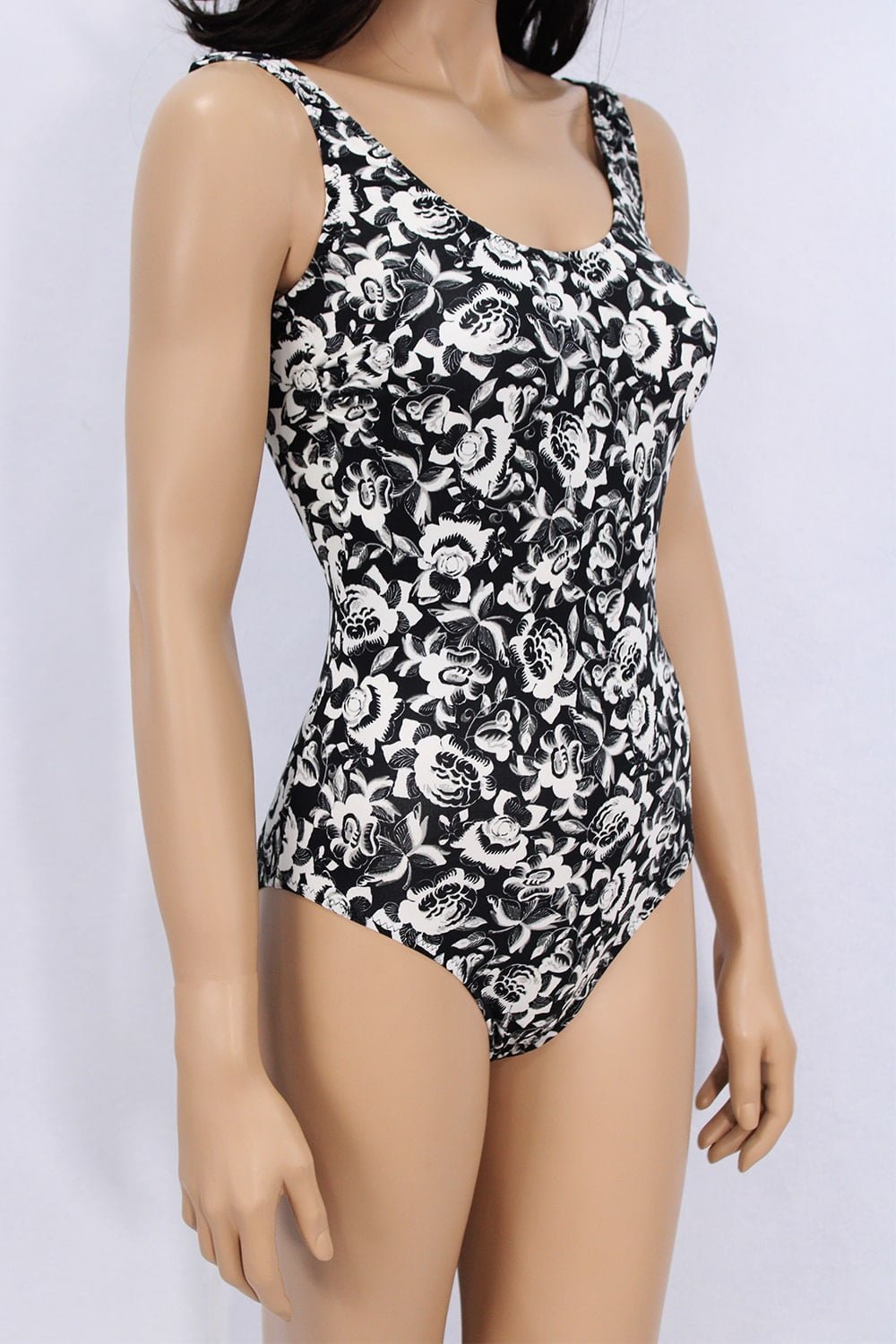 black-white-wholesale-swimsuit